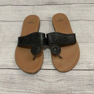 Slightly Used Palms Wide Width Black Sandals (Loc #3)